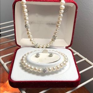 Sterling silver cultured freshwater pearl set!